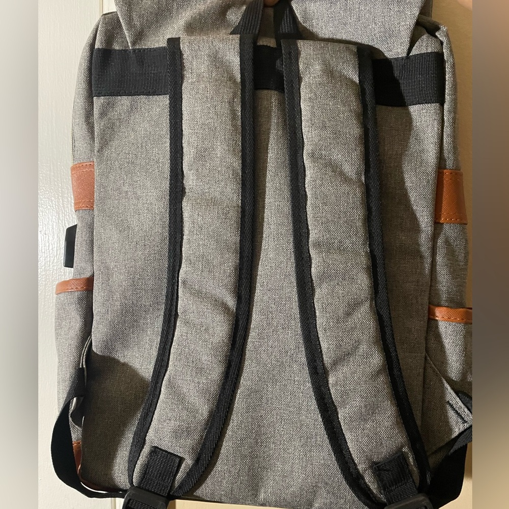UGRACE Gray Backpack - Picture 2 of 3